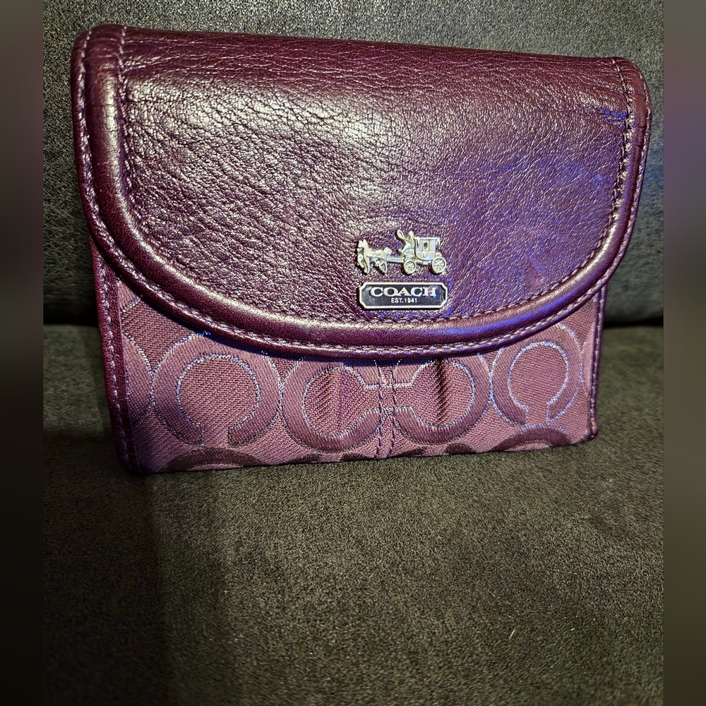 AUTHENTIC COACH Madison Dotted Op Art Purple Wallet